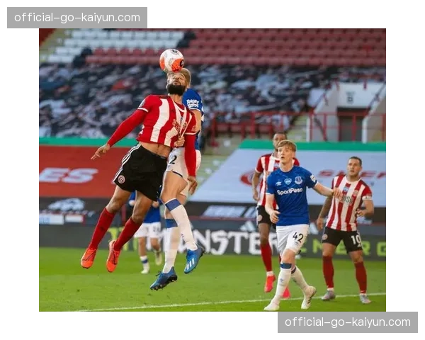 现场通讯：大雨中，诺丁汉森林依靠快速反击两度打穿富勒姆肋部